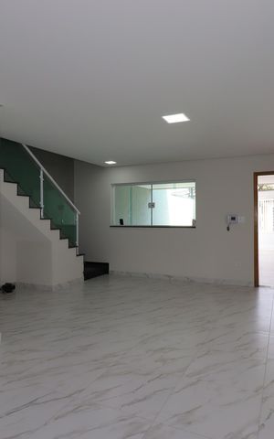 Casa à venda com 131m², 3 quartos e 4 vagasSala