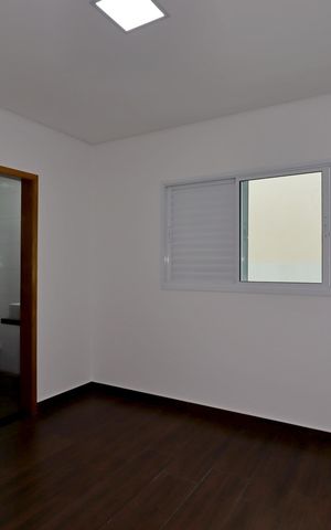 Casa à venda com 131m², 3 quartos e 4 vagasSuíte 1