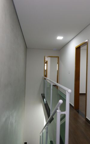 Casa à venda com 131m², 3 quartos e 4 vagasCorredor