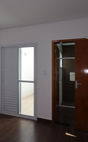 Casa à venda com 131m², 3 quartos e 4 vagasSuíte 2