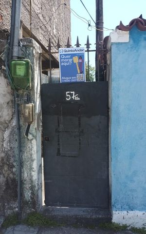 Casa para alugar com 67m², 2 quartos e 1 vaga Casa para alugar com 67m², 2 quartos e 1 vagaFachada