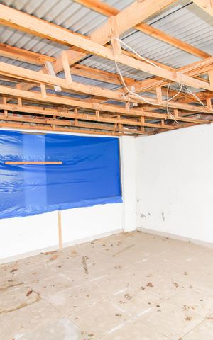 Casa para alugar com 400m², 5 quartos e 4 vagas Casa para alugar com 400m², 5 quartos e 4 vagasFundos