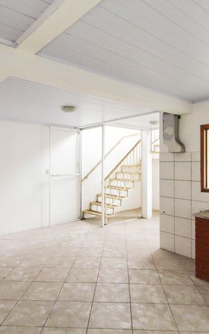 Casa para alugar com 400m², 5 quartos e 4 vagas Casa para alugar com 400m², 5 quartos e 4 vagasCozinha