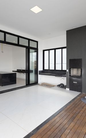 Casa de condomínio à venda com 330m², 4 quartos e 3 vagas Casa de condomínio à venda com 330m², 4 quartos e 3 vagasÁrea Gourmet
