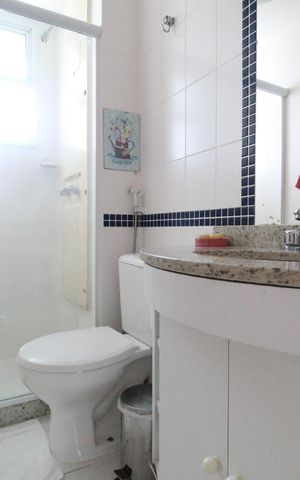 Apartamento à venda com 80m², 2 quartos e 1 vagaBanheiro da suíte 2