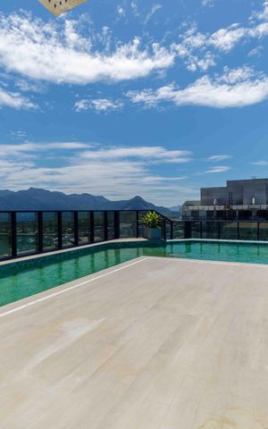 Apartamento à venda com 100m², 3 quartos e 2 vagas Apartamento à venda com 100m², 3 quartos e 2 vagasPiscina