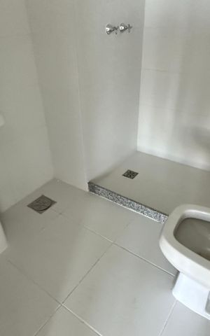 Apartamento à venda com 100m², 3 quartos e 2 vagas Apartamento à venda com 100m², 3 quartos e 2 vagasBanheiro quarto 3