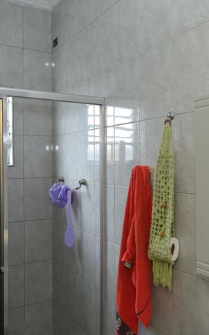 Casa à venda com 209m², 3 quartos e 2 vagasBanheiro 2