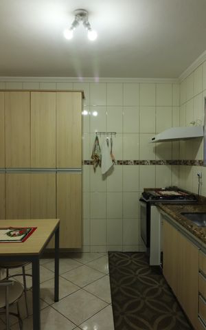 Casa à venda com 162m², 3 quartos e 2 vagasCozinha 
