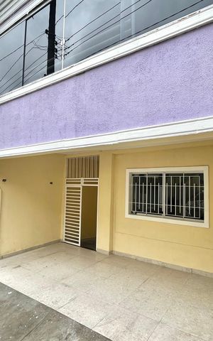 Casa à venda com 100m², 2 quartos e 1 vagaFachada