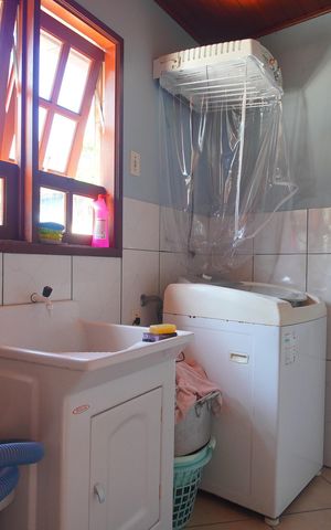 Casa à venda com 229m², 5 quartos e 3 vagasÁrea de Serviço
