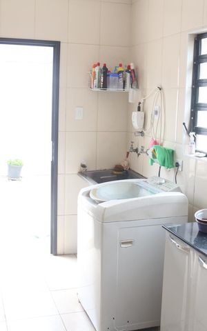 Casa à venda com 220m², 4 quartos e 5 vagasÁrea de Serviço