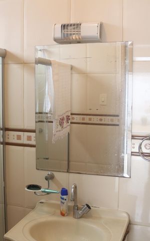 Casa à venda com 220m², 4 quartos e 5 vagasBanheiro 1