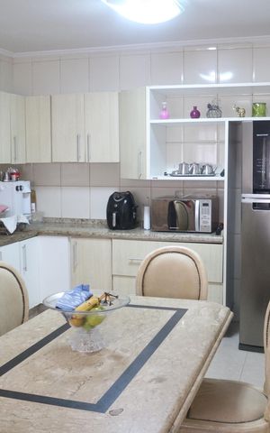 Casa à venda com 220m², 4 quartos e 5 vagasCozinha