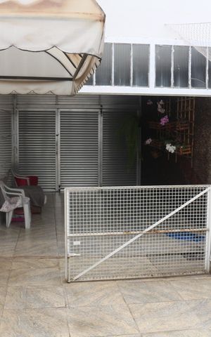 Casa à venda com 220m², 4 quartos e 5 vagasQuintal