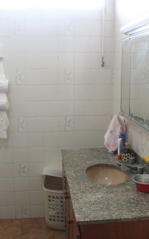 Casa à venda com 220m², 4 quartos e 5 vagasBanheiro 2