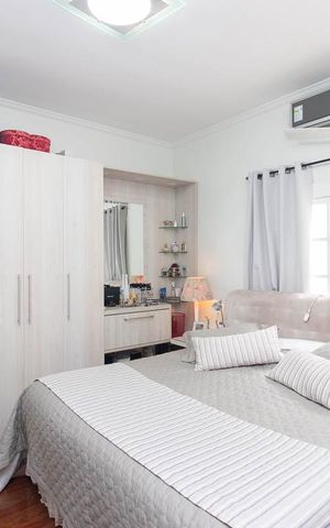 Casa à venda com 450m², 4 quartos e 6 vagas Casa à venda com 450m², 4 quartos e 6 vagasSuíte 1