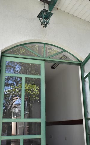 Casa à venda com 280m², 6 quartos e 1 vagaFachada