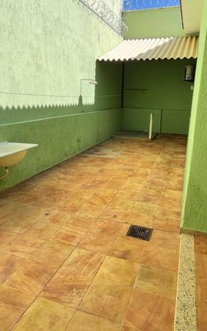Casa para alugar com 215m², 4 quartos e 6 vagas Casa para alugar com 215m², 4 quartos e 6 vagasÁrea externa