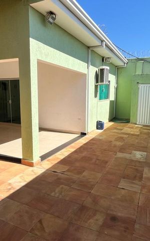 Casa para alugar com 215m², 4 quartos e 6 vagas Casa para alugar com 215m², 4 quartos e 6 vagasÁrea externa