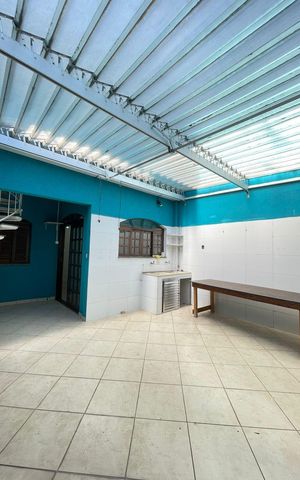 Casa à venda com 145m², 3 quartos e 2 vagas