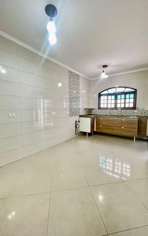 Casa à venda com 145m², 3 quartos e 2 vagas