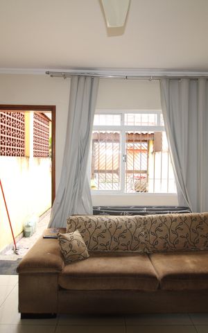 Casa à venda com 118m², 2 quartos e 3 vagasSala