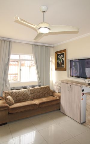 Casa à venda com 118m², 2 quartos e 3 vagasSala