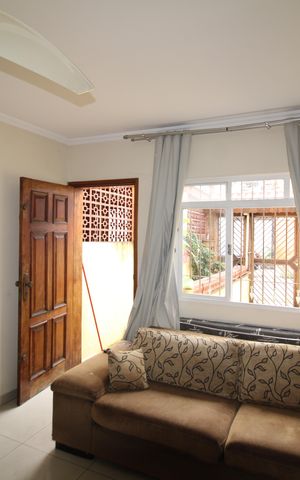 Casa à venda com 118m², 2 quartos e 3 vagasSala