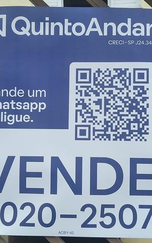 Casa à venda com 118m², 2 quartos e 3 vagas Casa à venda com 118m², 2 quartos e 3 vagasFachada