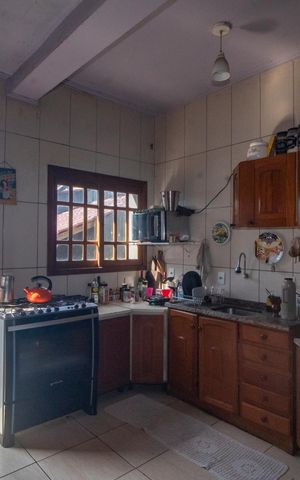 Casa à venda com 109m², 5 quartos e 2 vagas Casa à venda com 109m², 5 quartos e 2 vagasCozinha