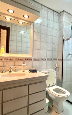 Apartamento à venda com 156m², 4 quartos e 3 vagas Apartamento à venda com 156m², 4 quartos e 3 vagasBanheiro da Suíte 2