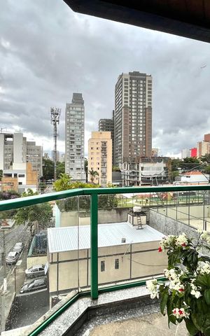 Apartamento à venda com 156m², 4 quartos e 3 vagas Apartamento à venda com 156m², 4 quartos e 3 vagasVaranda
