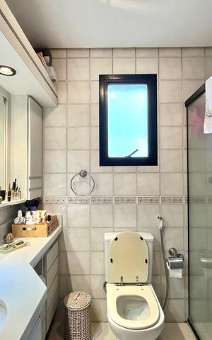 Apartamento à venda com 156m², 4 quartos e 3 vagas Apartamento à venda com 156m², 4 quartos e 3 vagasBanheiro da Suíte 1