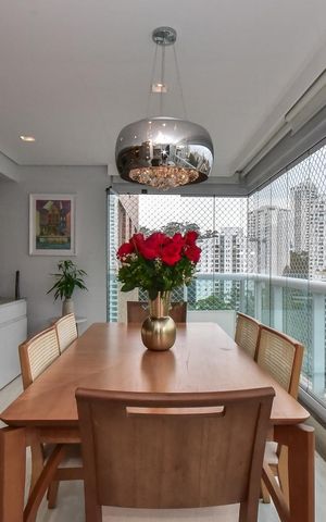 Apartamento à venda com 104m², 2 quartos e 2 vagasVaranda