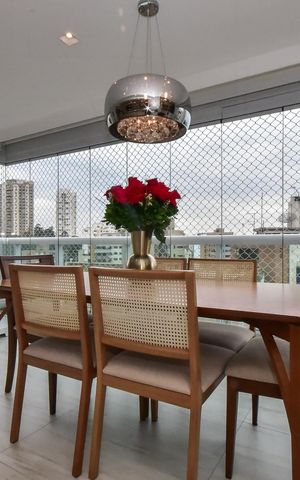 Apartamento à venda com 104m², 2 quartos e 2 vagasVaranda
