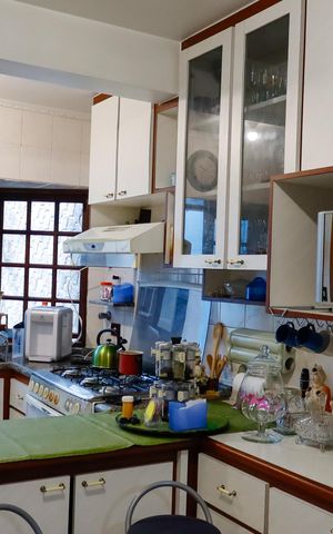 Casa à venda com 234m², 3 quartos e 2 vagas Casa à venda com 234m², 3 quartos e 2 vagasCozinha