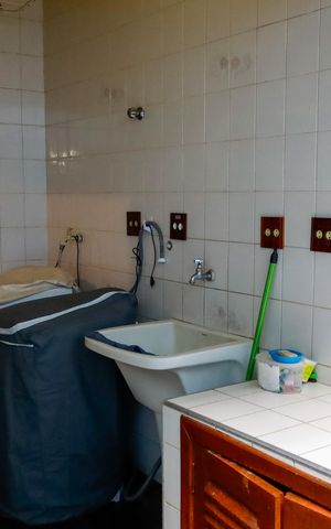 Casa à venda com 234m², 3 quartos e 2 vagas Casa à venda com 234m², 3 quartos e 2 vagasCozinha