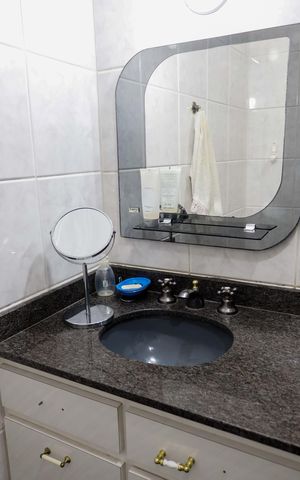 Casa à venda com 234m², 3 quartos e 2 vagas Casa à venda com 234m², 3 quartos e 2 vagasBanheiro da Suíte 2