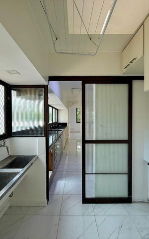 Apartamento à venda com 183m², 3 quartos e 3 vagas Apartamento à venda com 183m², 3 quartos e 3 vagasÁrea de Serviço