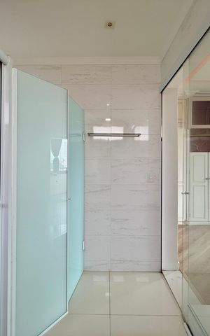 Apartamento à venda com 183m², 3 quartos e 3 vagas Apartamento à venda com 183m², 3 quartos e 3 vagasBanheiro Suíte 1