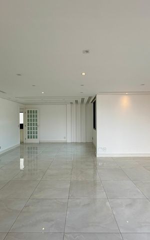Apartamento à venda com 183m², 3 quartos e 3 vagas Apartamento à venda com 183m², 3 quartos e 3 vagasSala