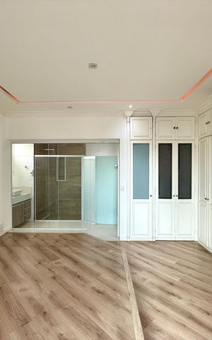 Apartamento à venda com 183m², 3 quartos e 3 vagas Apartamento à venda com 183m², 3 quartos e 3 vagasSuíte 1