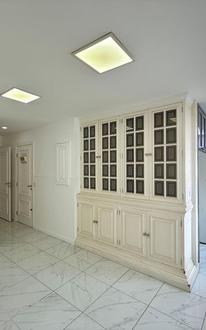 Apartamento à venda com 183m², 3 quartos e 3 vagas Apartamento à venda com 183m², 3 quartos e 3 vagasCozinha