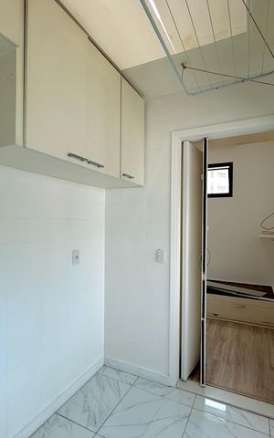 Apartamento à venda com 183m², 3 quartos e 3 vagas Apartamento à venda com 183m², 3 quartos e 3 vagasÁrea de Serviço