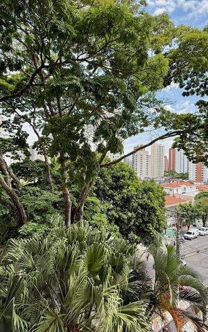 Apartamento à venda com 183m², 3 quartos e 3 vagas Apartamento à venda com 183m², 3 quartos e 3 vagasVista