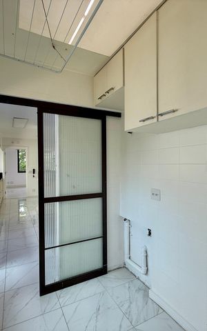 Apartamento à venda com 183m², 3 quartos e 3 vagas Apartamento à venda com 183m², 3 quartos e 3 vagasÁrea de Serviço