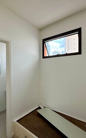 Apartamento à venda com 183m², 3 quartos e 3 vagas Apartamento à venda com 183m², 3 quartos e 3 vagasQuarto de Serviço