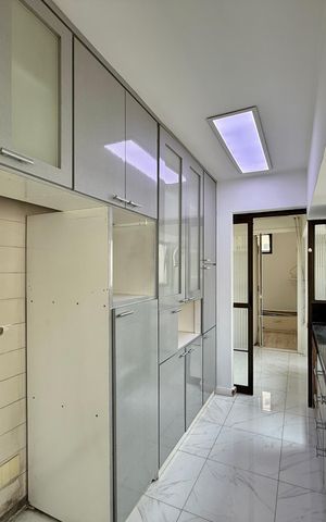 Apartamento à venda com 183m², 3 quartos e 3 vagas Apartamento à venda com 183m², 3 quartos e 3 vagasCozinha
