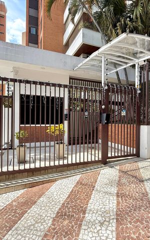 Apartamento à venda com 183m², 3 quartos e 3 vagas Apartamento à venda com 183m², 3 quartos e 3 vagasFachada